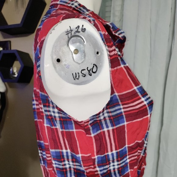 FNCY - Cute and Flirty Sleeveless Button Down - Picture 6 of 8